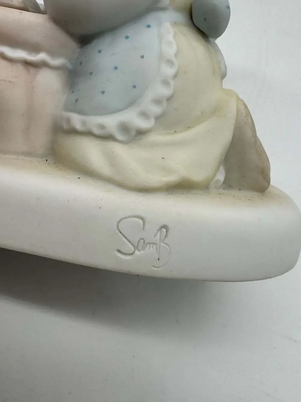 Precious Moments Grandma's Prayer Figurine PM-861